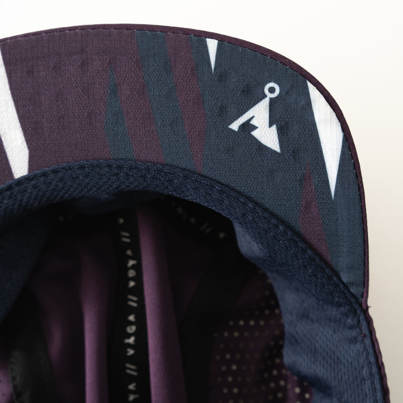 VAGA FEATHER RACING CAP (PLUM / NAVY)