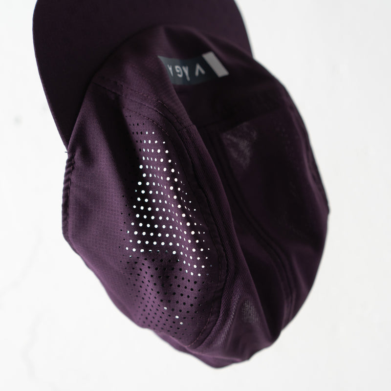 VAGA FEATHER RACING CAP (PLUM / NAVY)