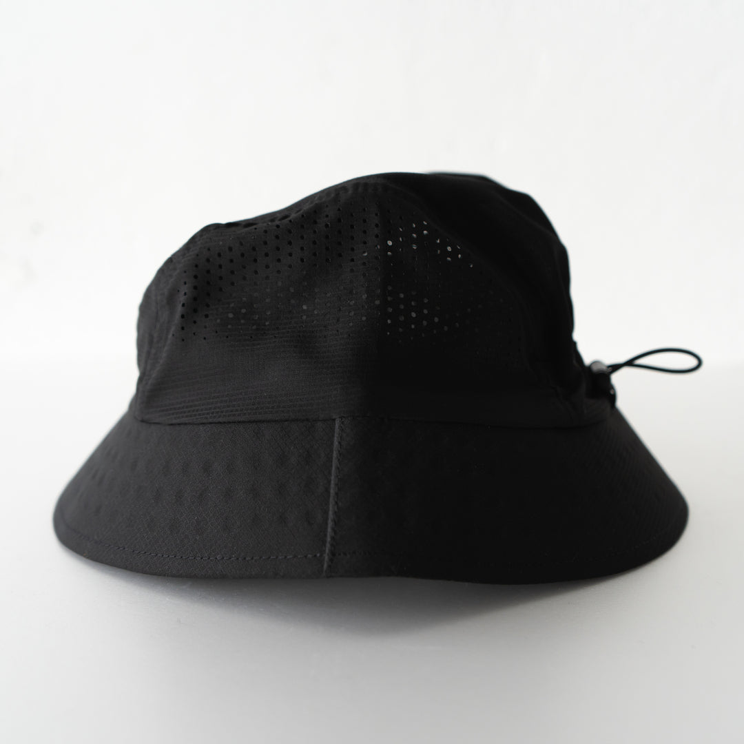 VAGA FEATHER BUCKET HAT