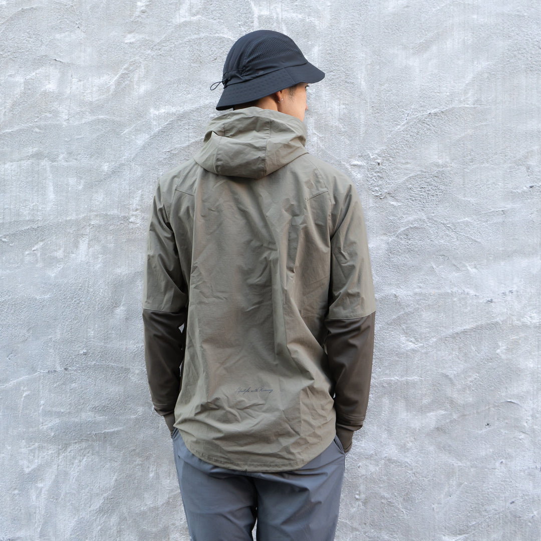 VAGA FEATHER BUCKET HAT