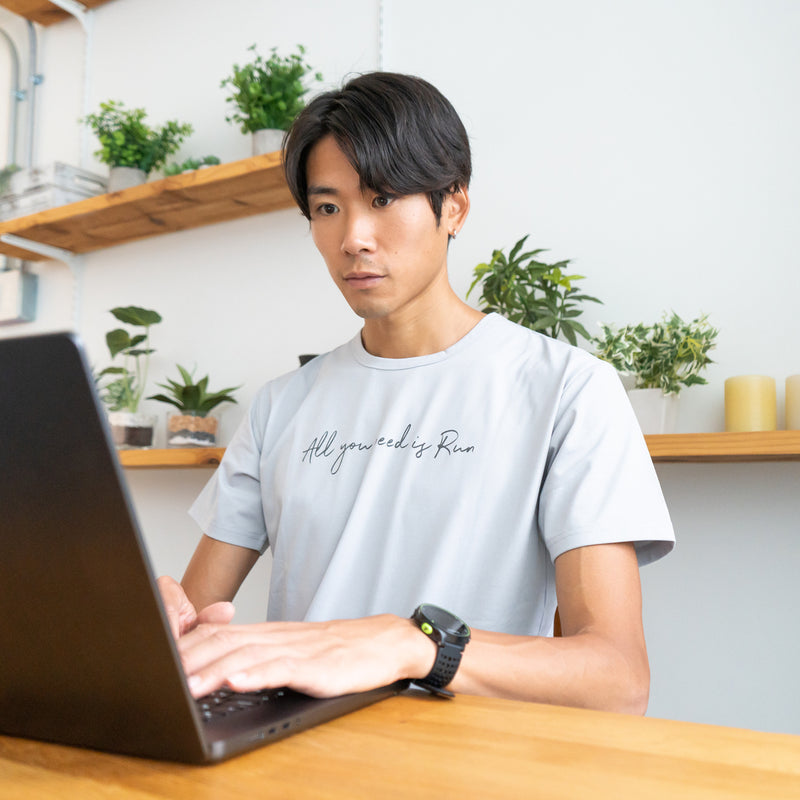 All you need is Run Reflector Logo Tee (Ice Gray)