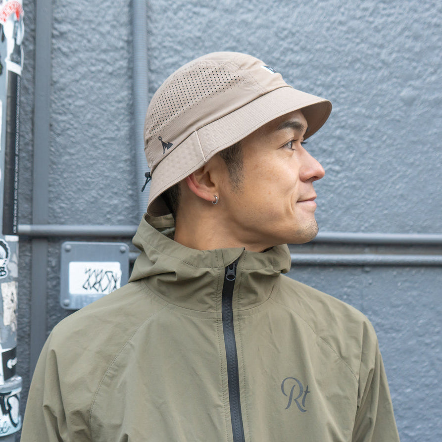 VAGA FEATHER BUCKET HAT