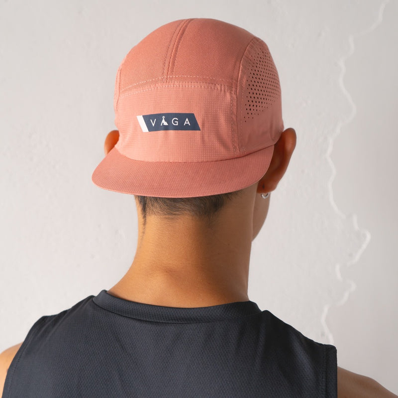 VAGA FEATHER RACING CAP