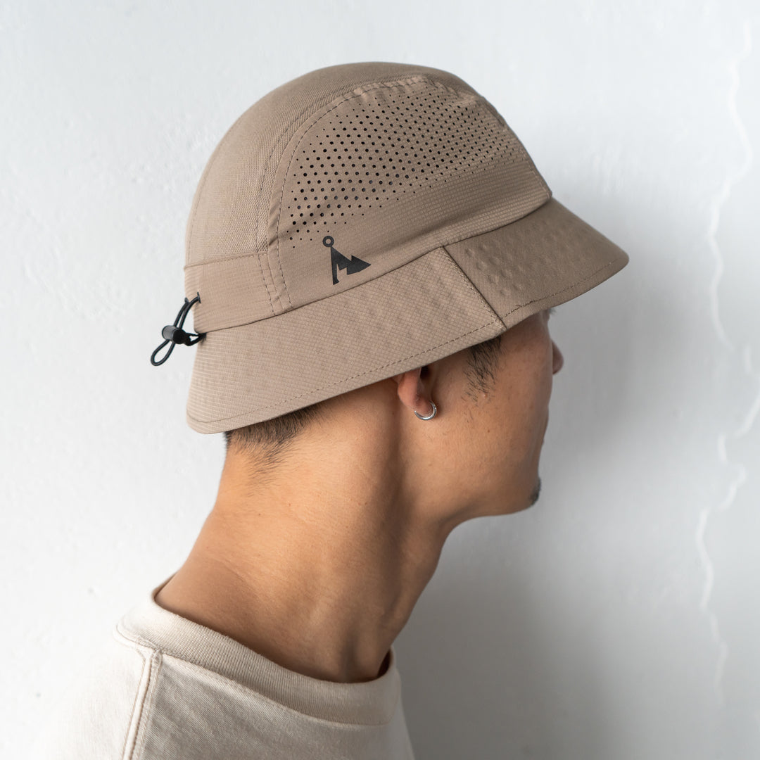 VAGA FEATHER BUCKET HAT