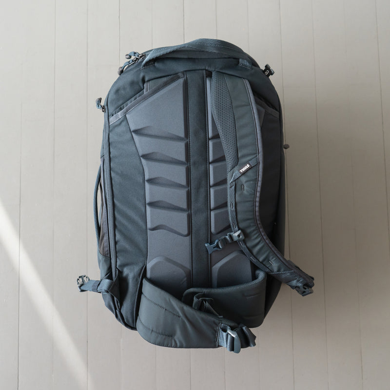 THULE | Landmark 40L (Darkest Blue)