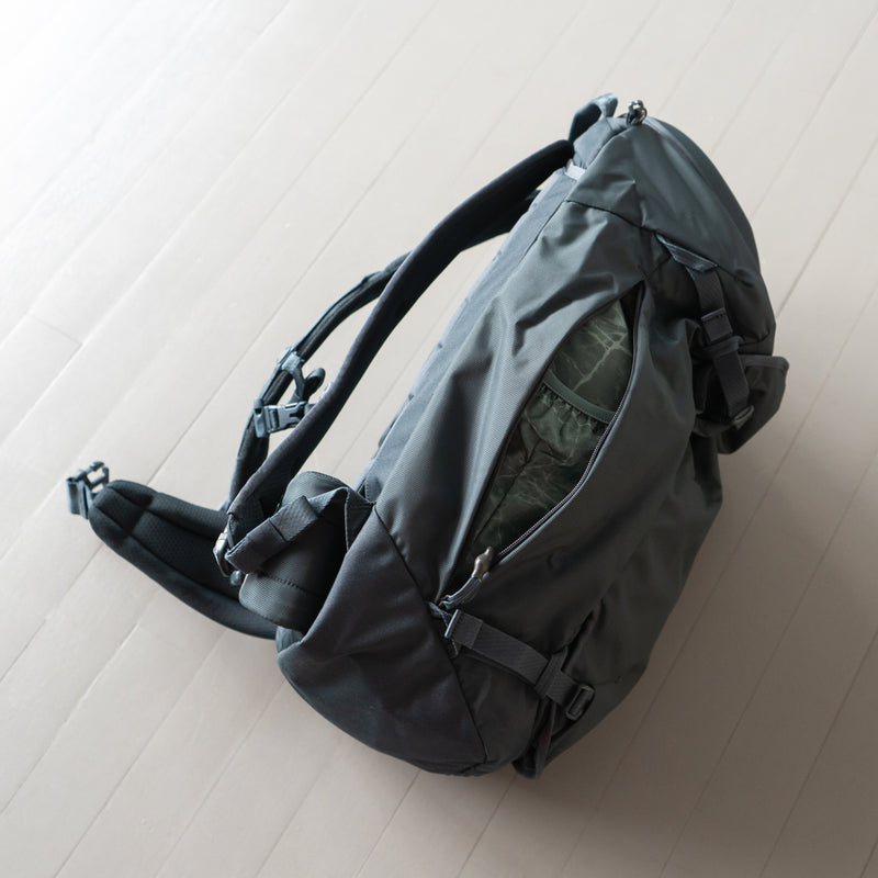 THULE | Landmark 40L (Darkest Blue)