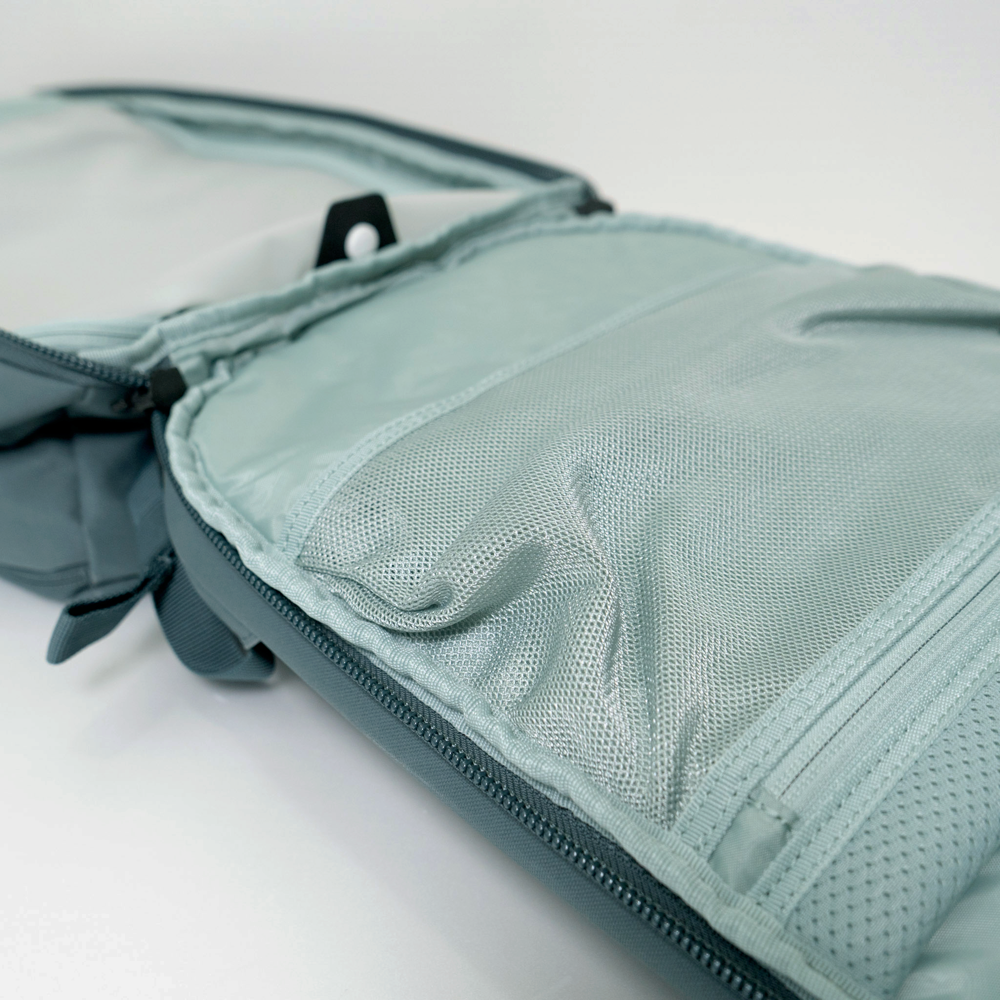 THULE | Aion Travel Backpack 28L