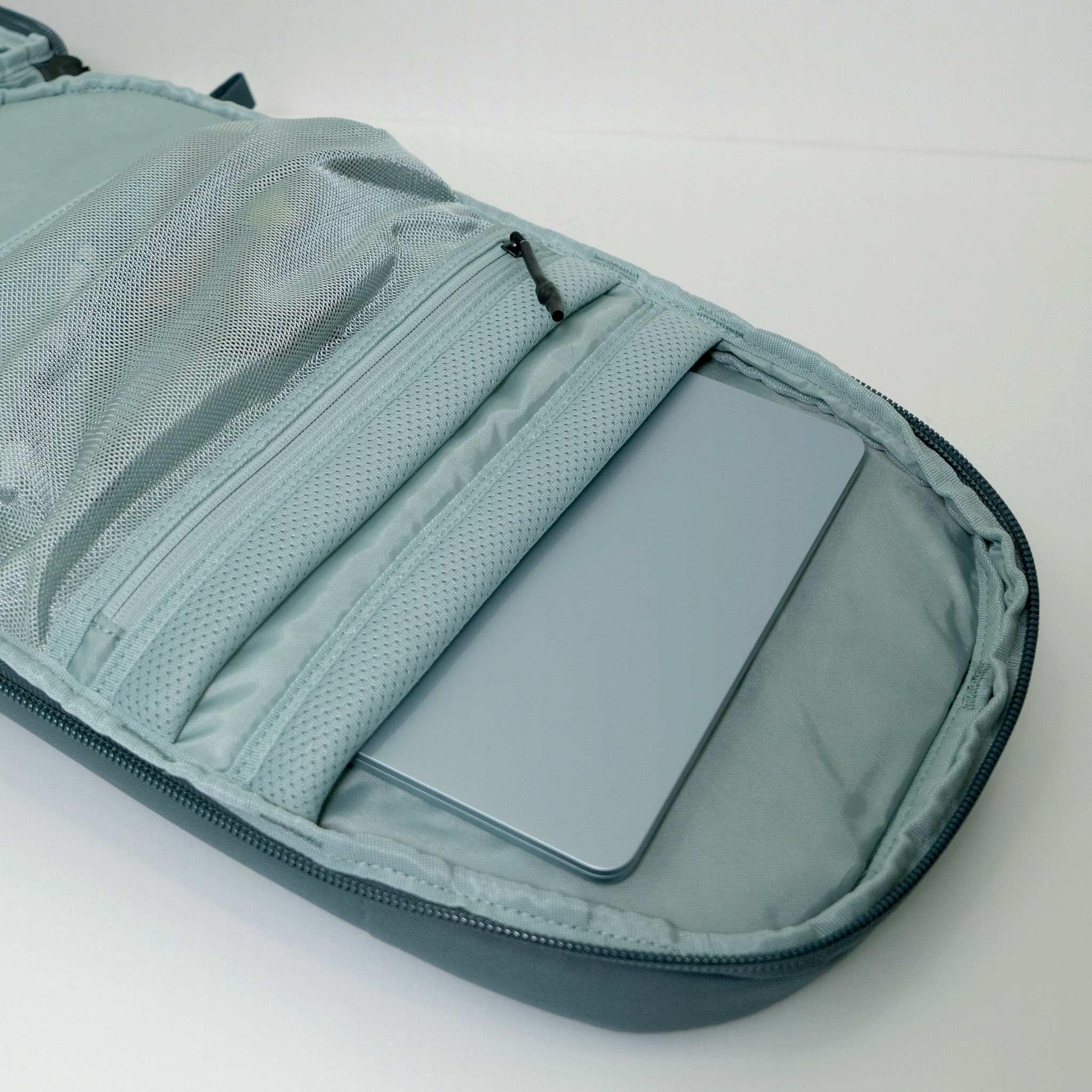 THULE | Aion Travel Backpack 28L