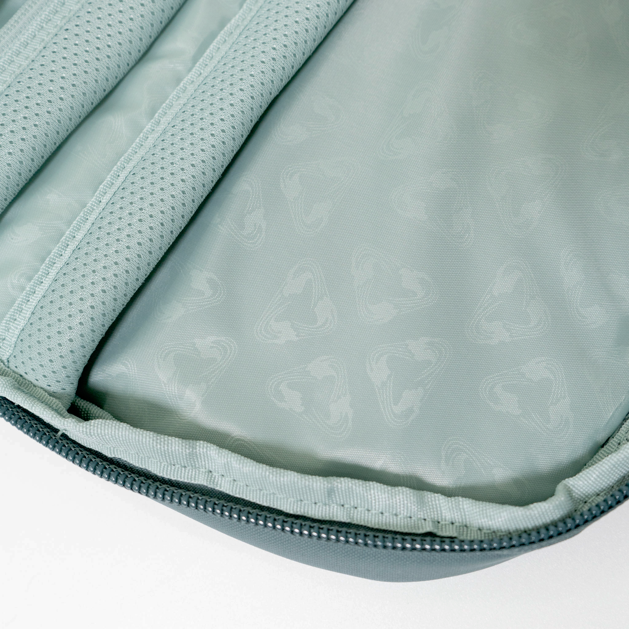 THULE | Aion Travel Backpack 28L