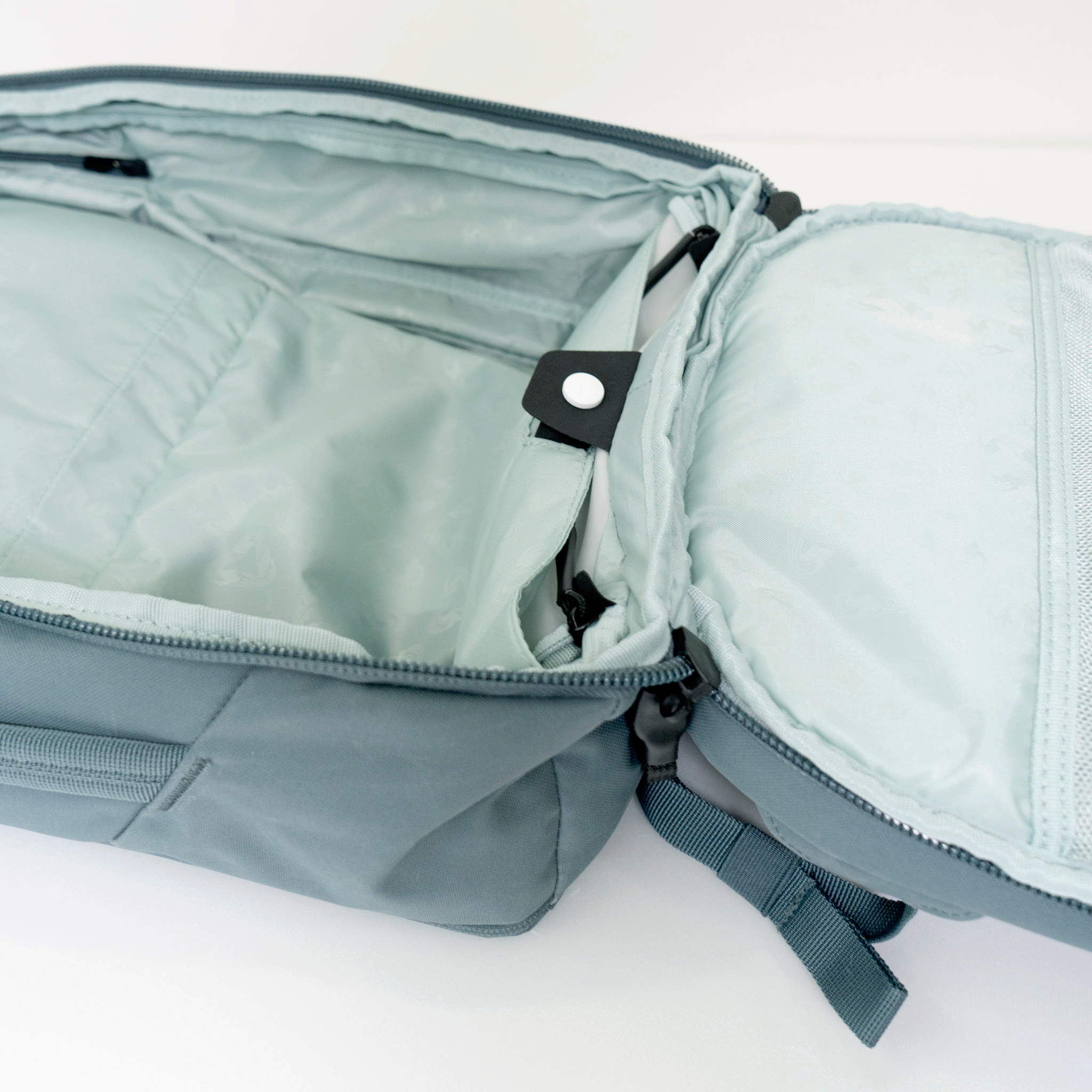 THULE | Aion Travel Backpack 28L