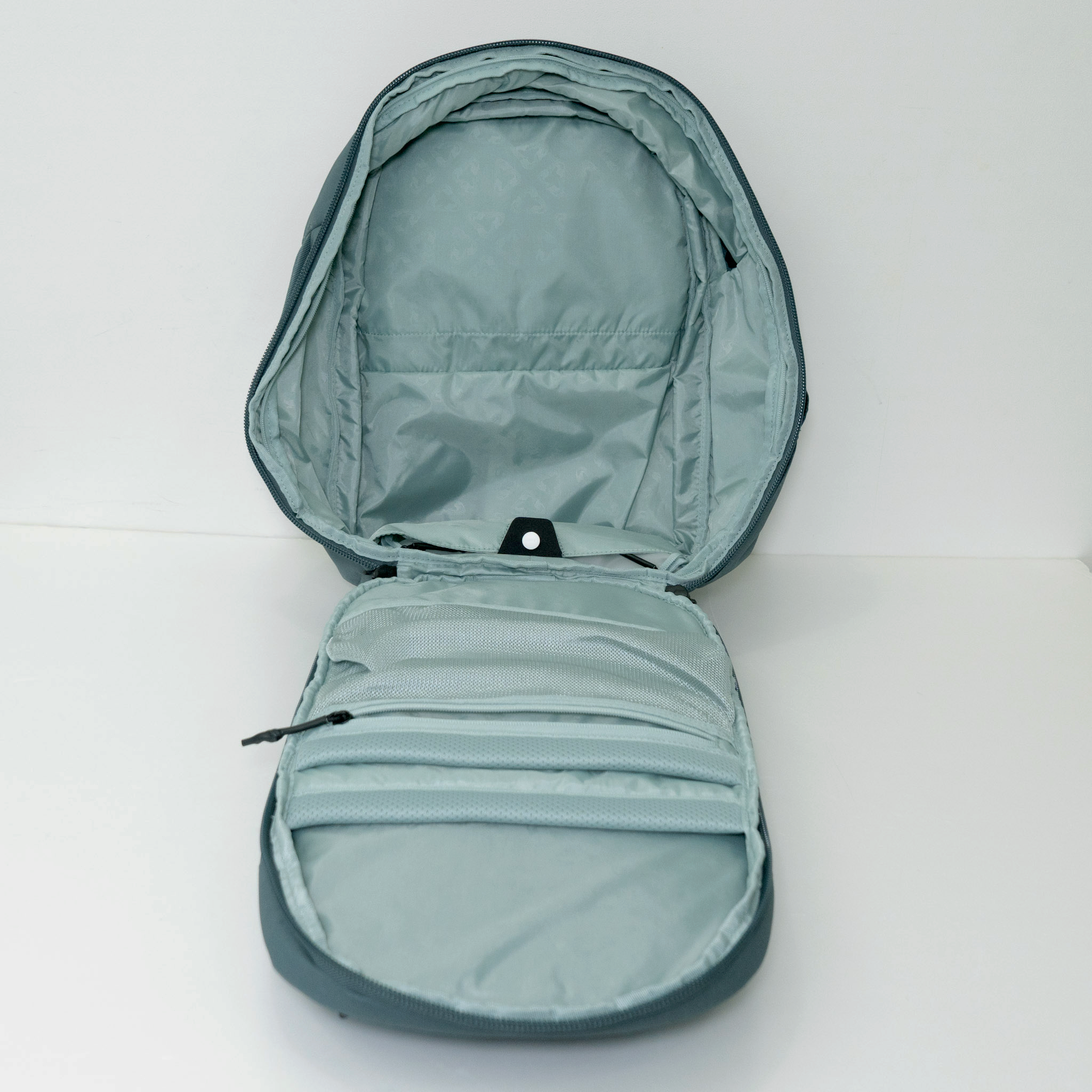 THULE | Aion Travel Backpack 28L