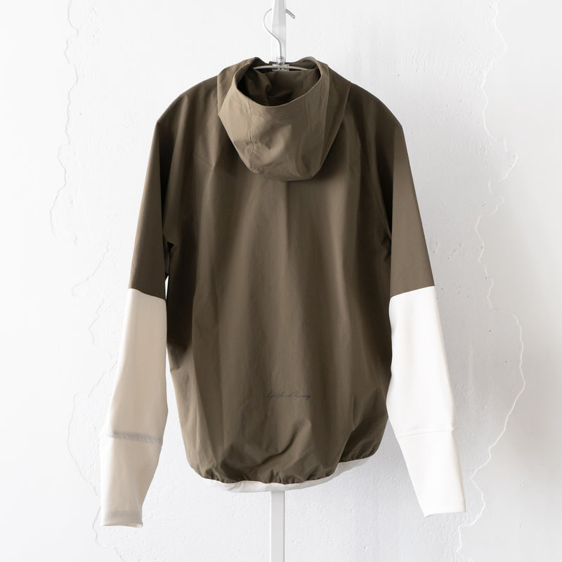 THE RUNNING JACKET by Runtrip Pull Over Limited Model (Khaki)