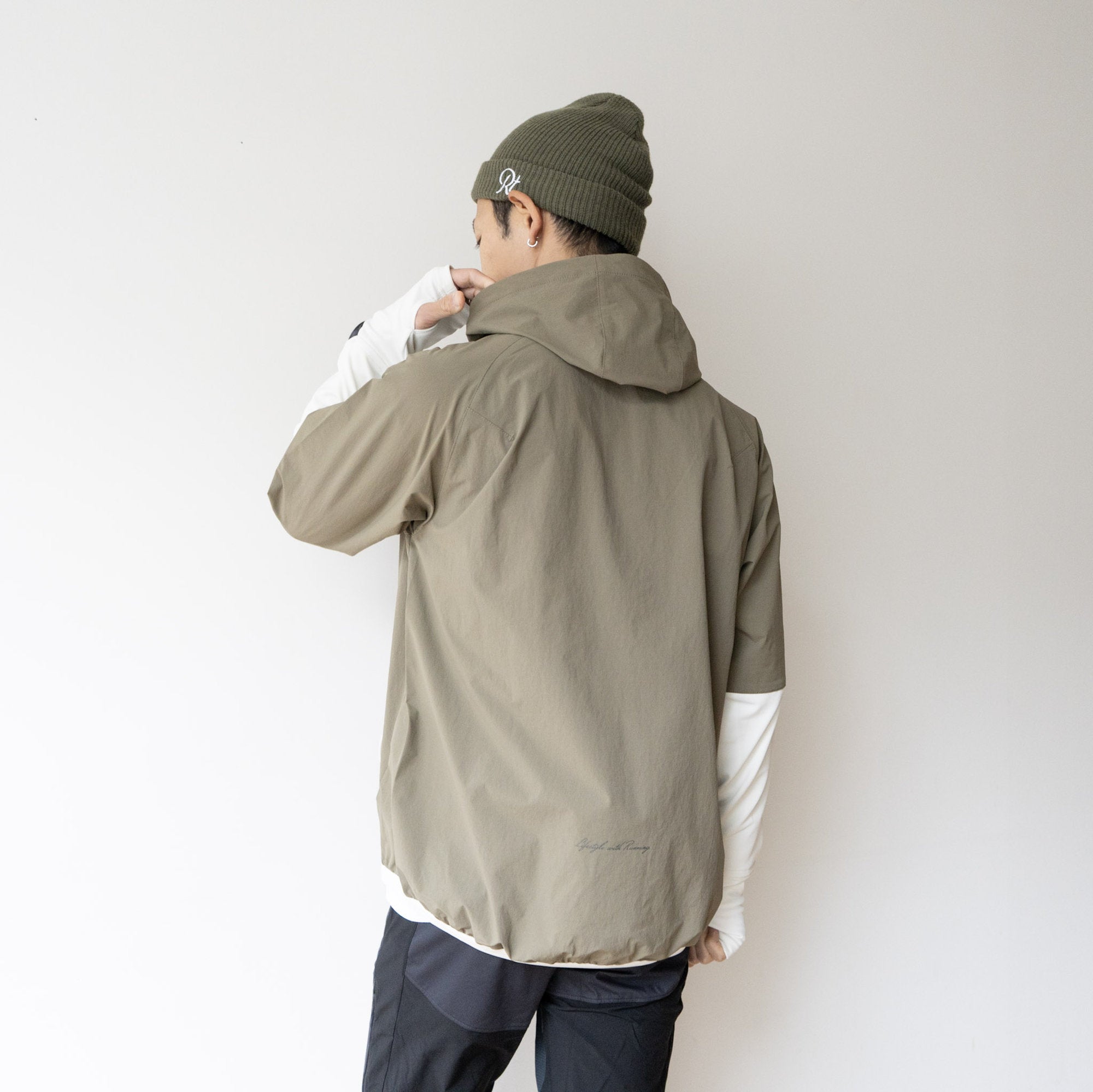 THE RUNNING JACKET by Runtrip Pull Over Limited Model (Khaki)
