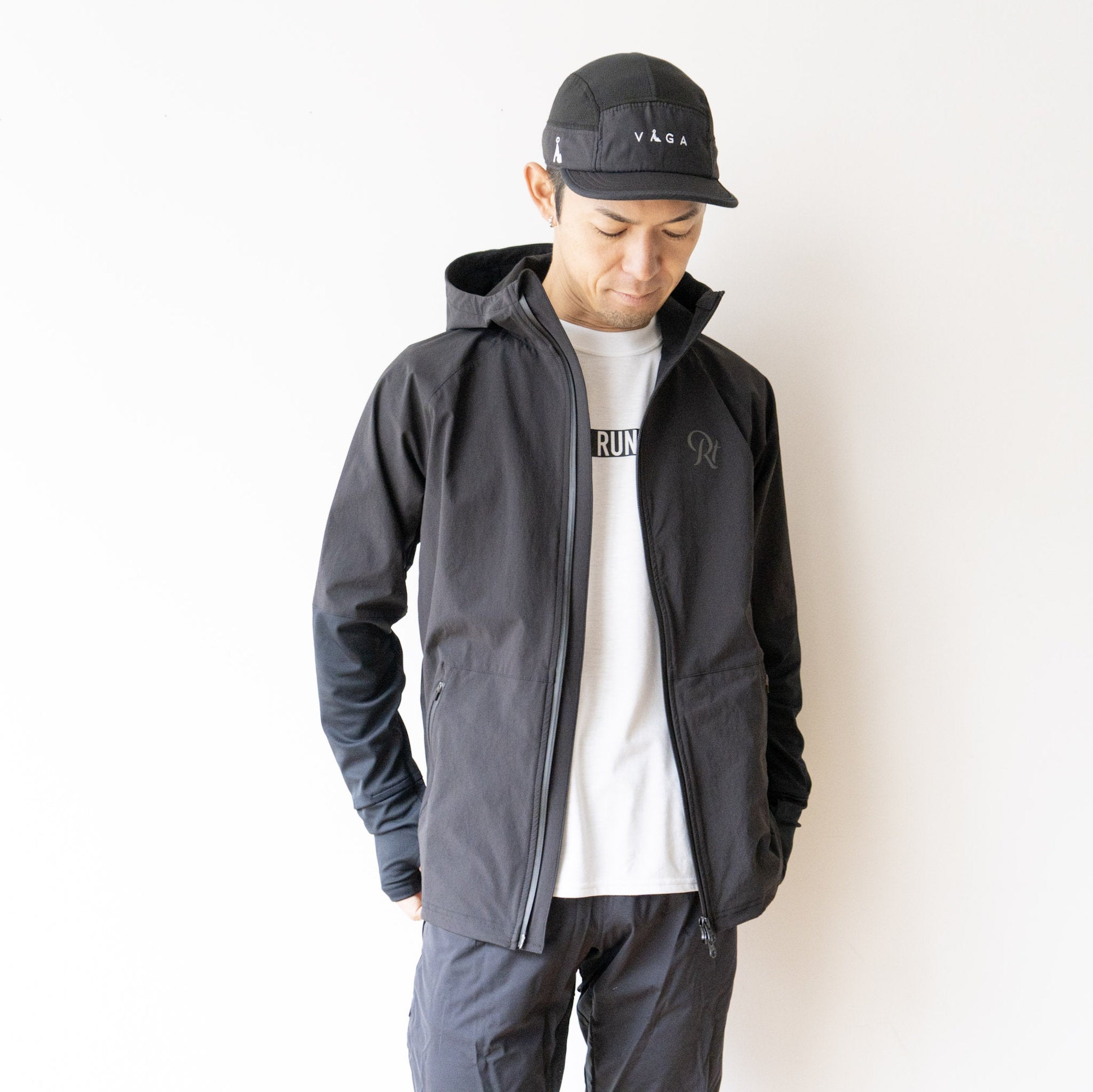 THE RUNNING JACKET by Runtrip Full Zip (Black)