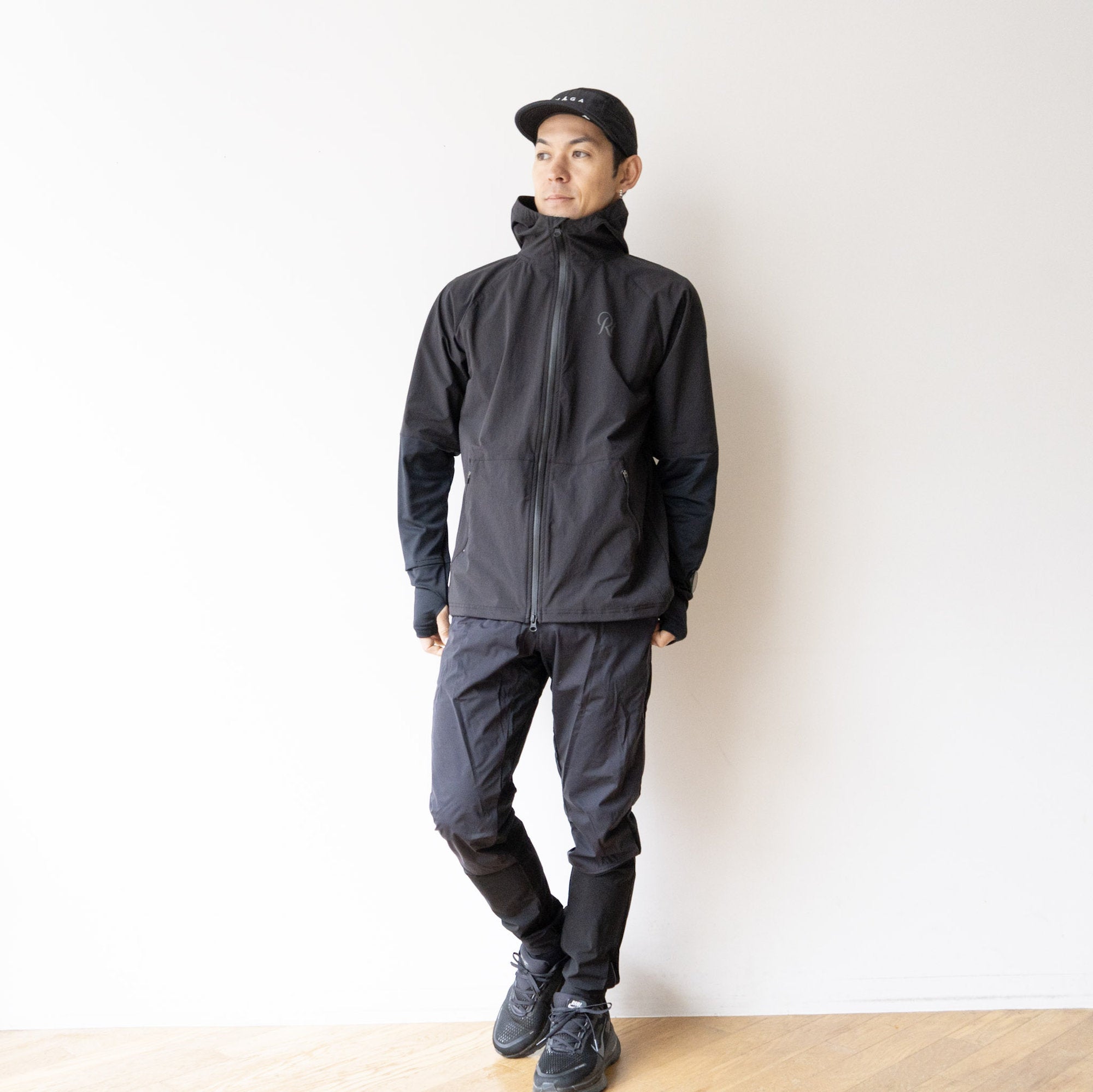 THE RUNNING JACKET by Runtrip Full Zip (Black)