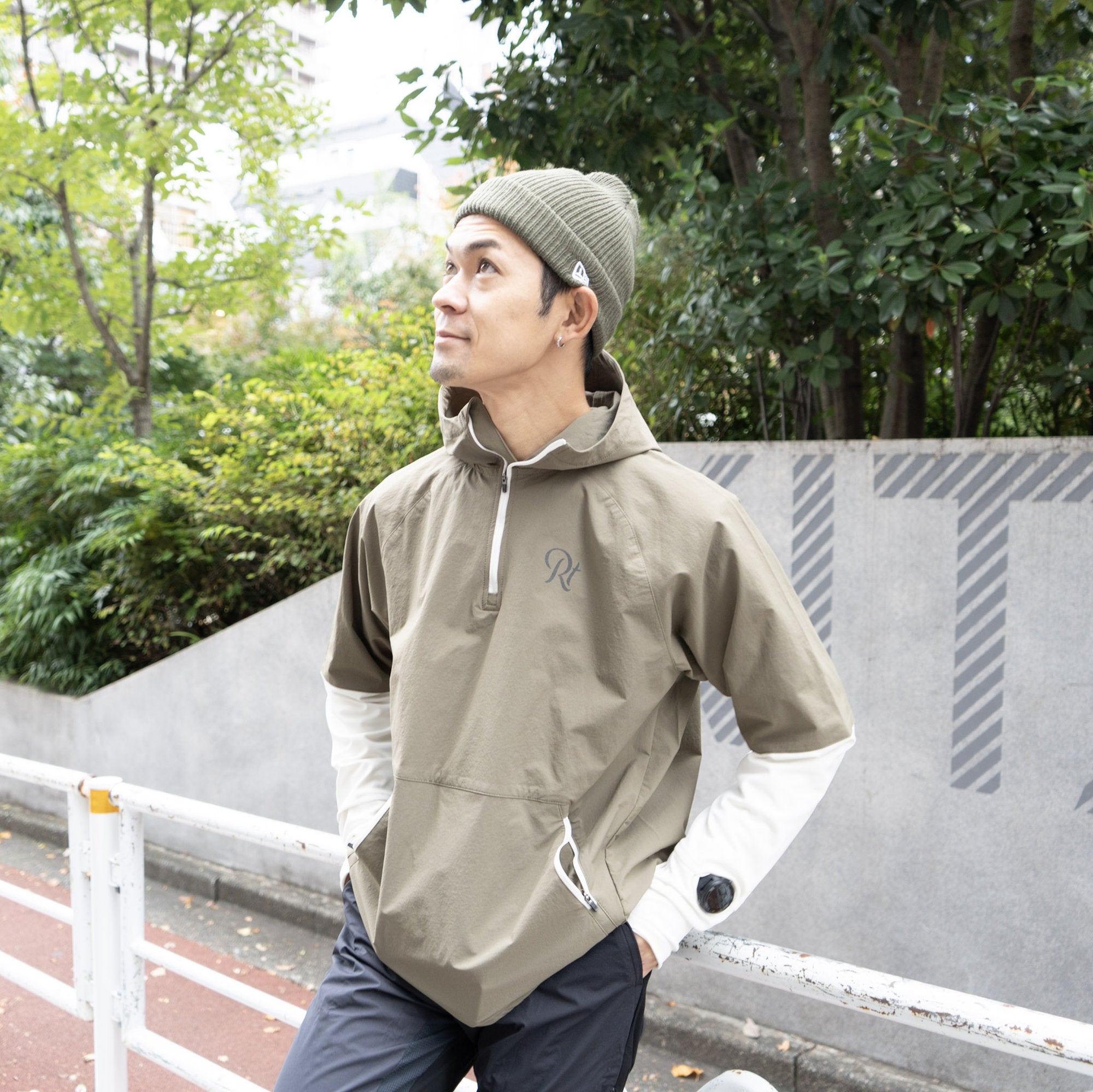 THE RUNNING JACKET by Runtrip Pull Over Limited Model (Khaki)