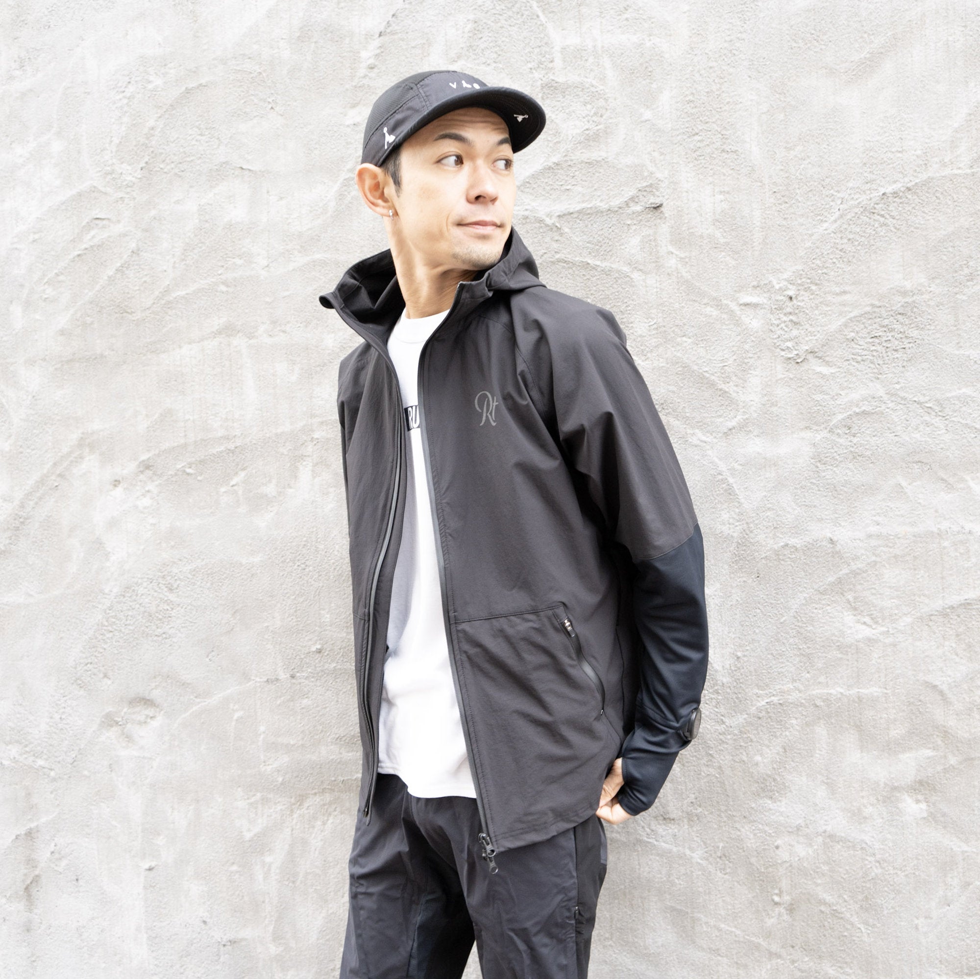 THE RUNNING JACKET by Runtrip Full Zip (Black)