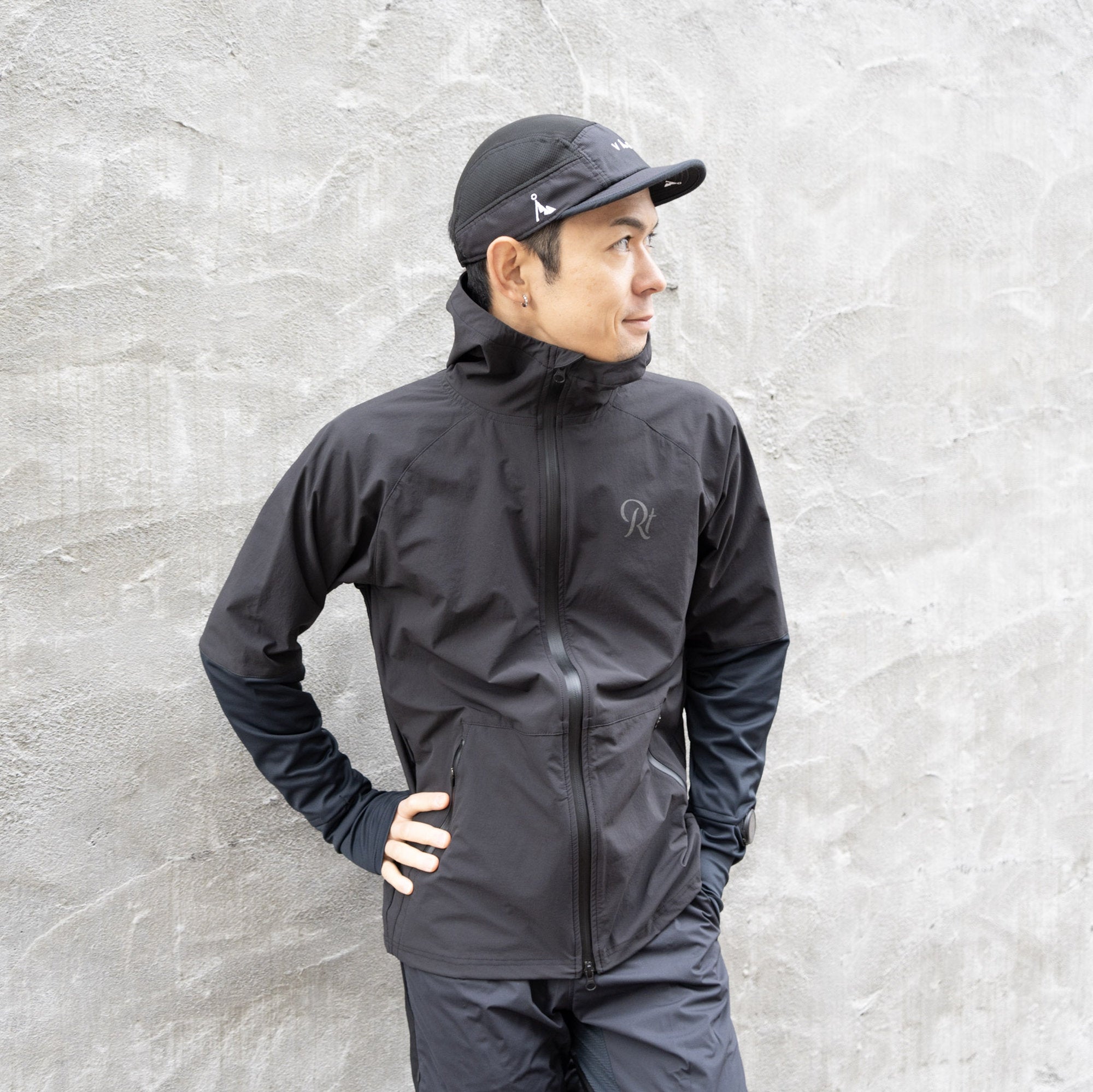 THE RUNNING JACKET by Runtrip Full Zip (Black)