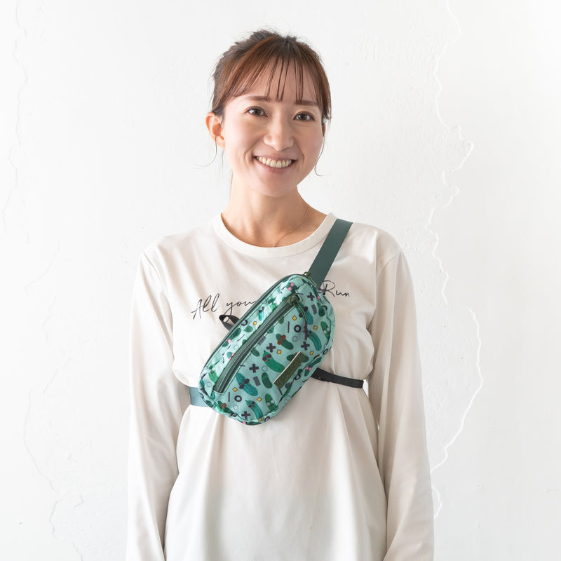 SPRINTS SLING IT BAG | 揺れないランニングバッグ (Pickle Peeps)