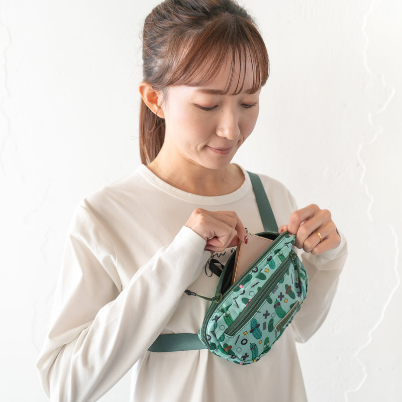 SPRINTS SLING IT BAG | 揺れないランニングバッグ (Pickle Peeps)