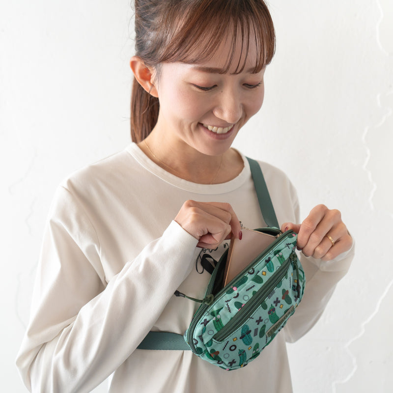 SPRINTS SLING IT BAG | 揺れないランニングバッグ (Pickle Peeps)