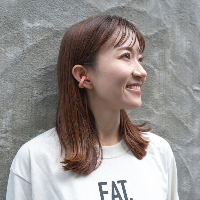 ambie sound earcuffs New Model｜耳をふさがない完全ワイヤレスイヤホン AM-TW02