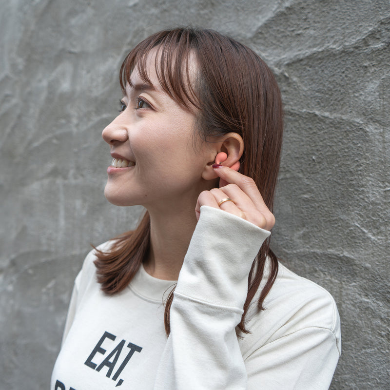 ambie sound earcuffs New Model｜耳をふさがない完全ワイヤレスイヤホン AM-TW02