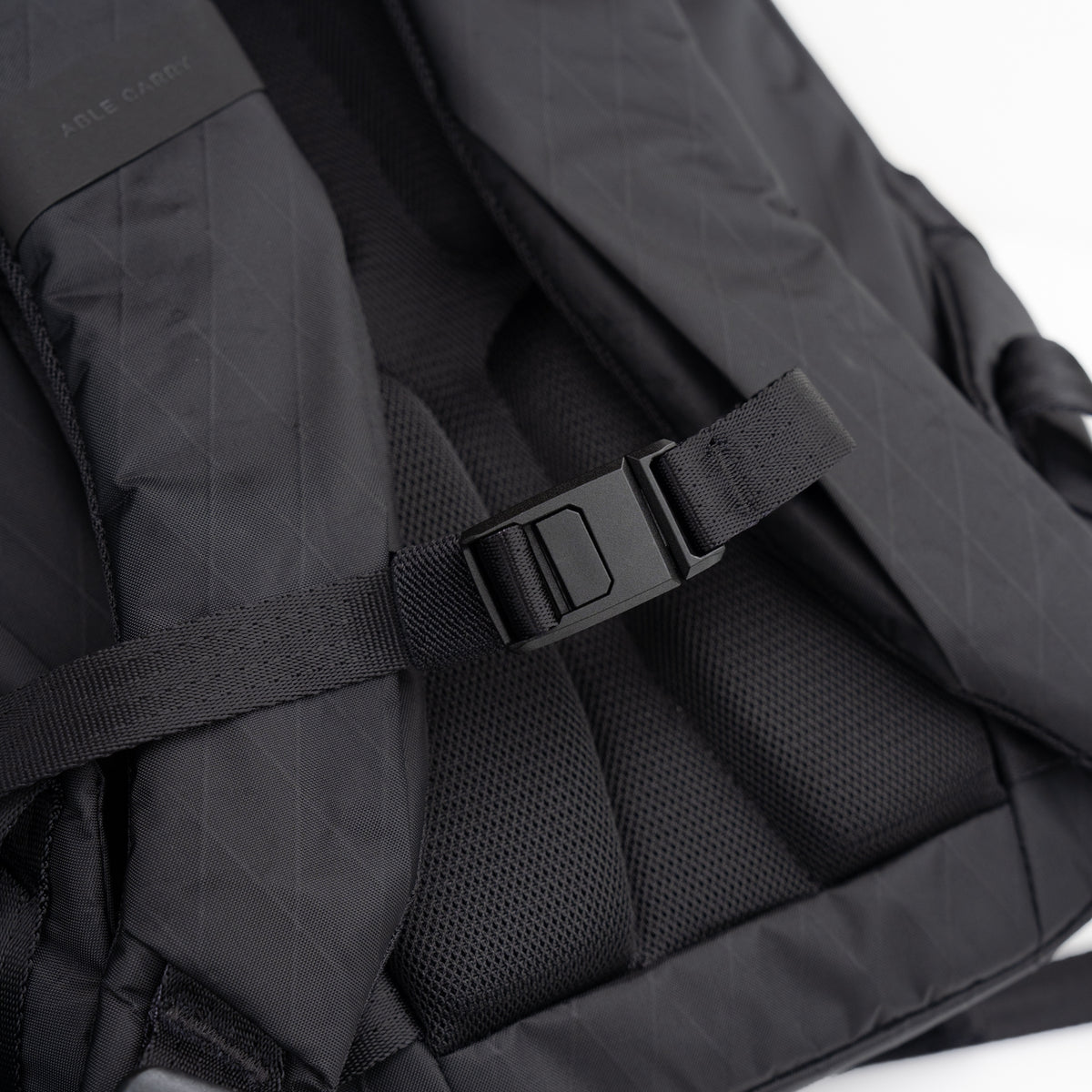 ABLE CARRY Daily Plus（X-Pac Black）