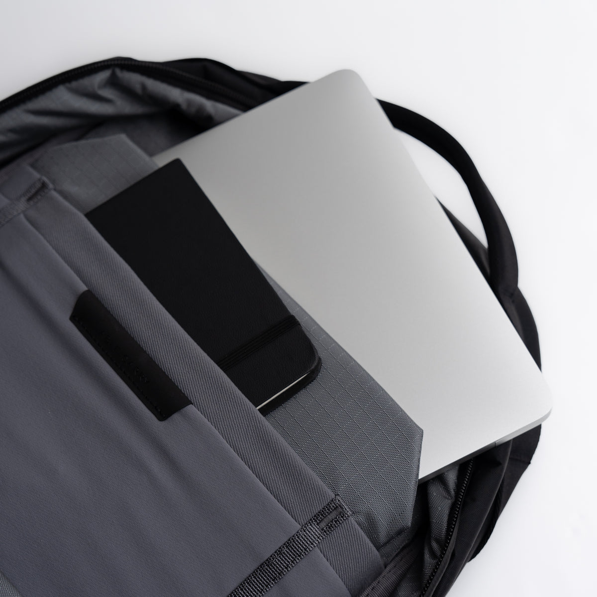 ABLE CARRY Daily Plus（X-Pac Black）
