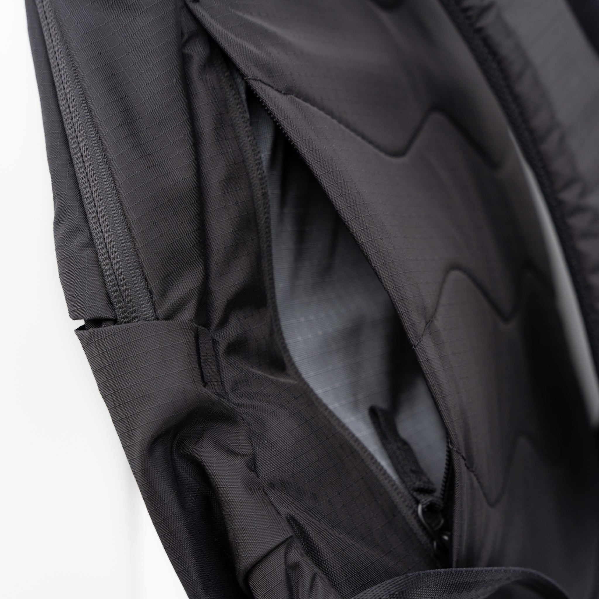 ABLE CARRY Thirteen Daybag（Ripstop Black） – Runtrip Store