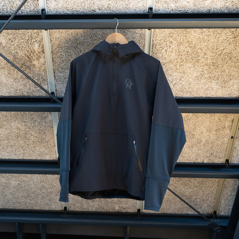 THE RUNNING JACKET by Runtrip Pull Over (Black)