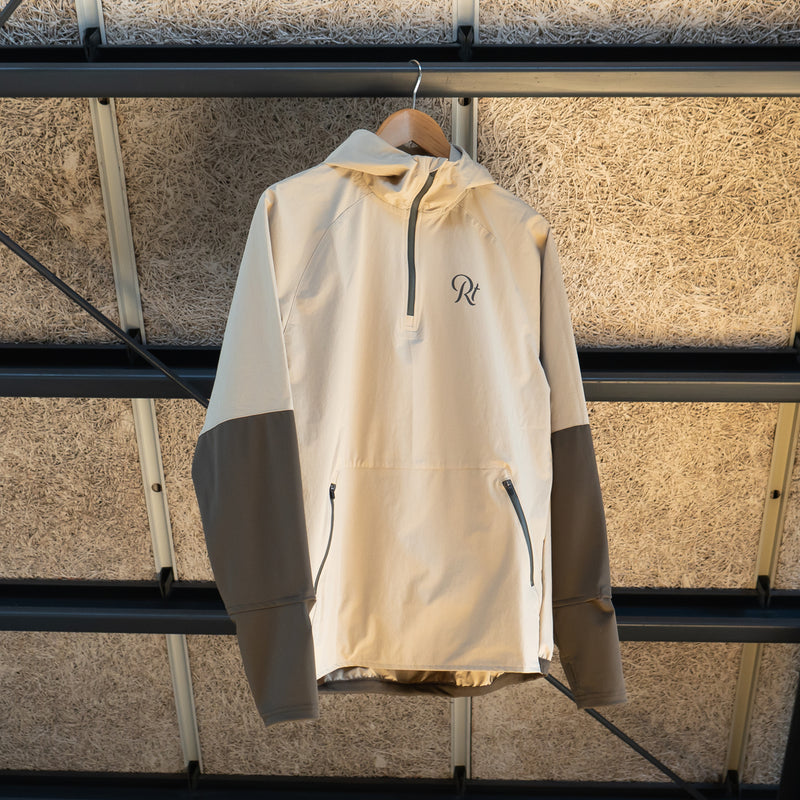 THE RUNNING JACKET by Runtrip Pull Over (Beige)