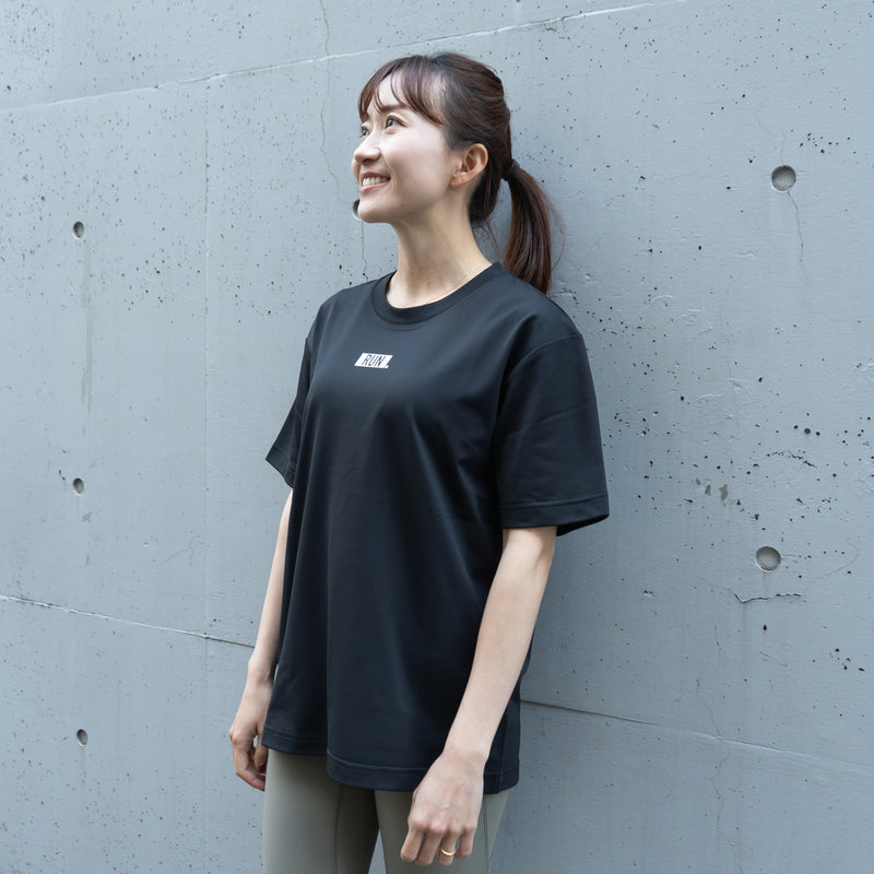 EAT DRINK SLEEP RUN / “STREET” RUN. FIELDSENSOR 秒乾 Tee (Black)