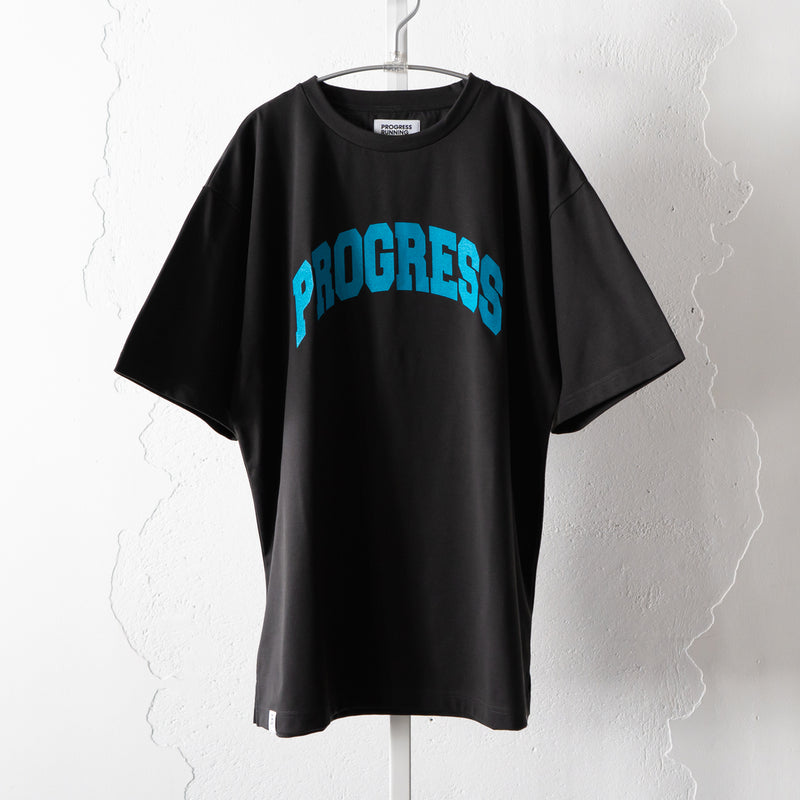 Runtrip × PROGRESS RUNNING CLUB Rt Logo Tee