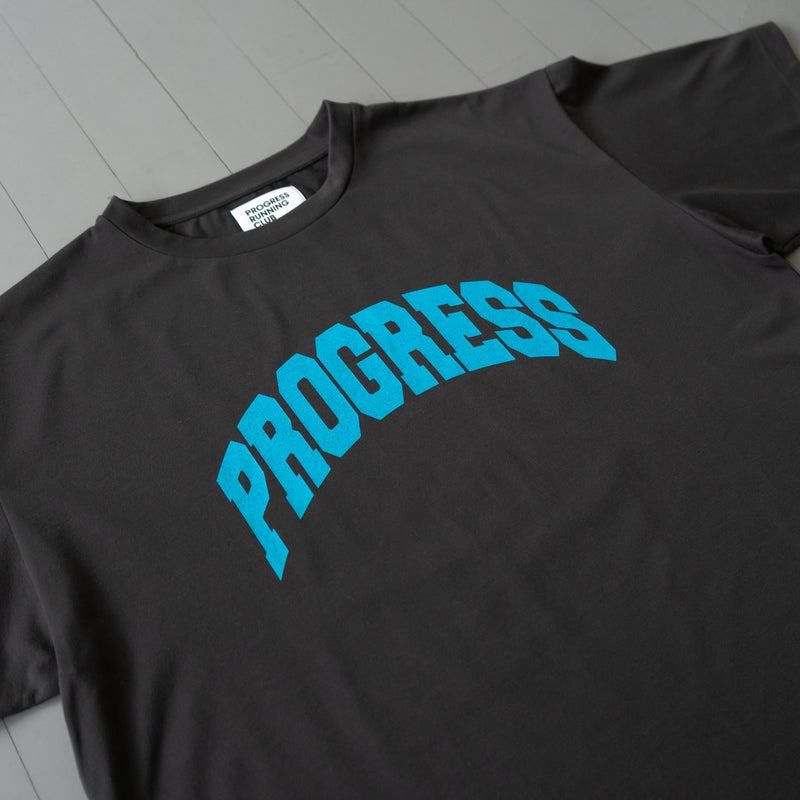 Runtrip × PROGRESS RUNNING CLUB Rt Logo Tee