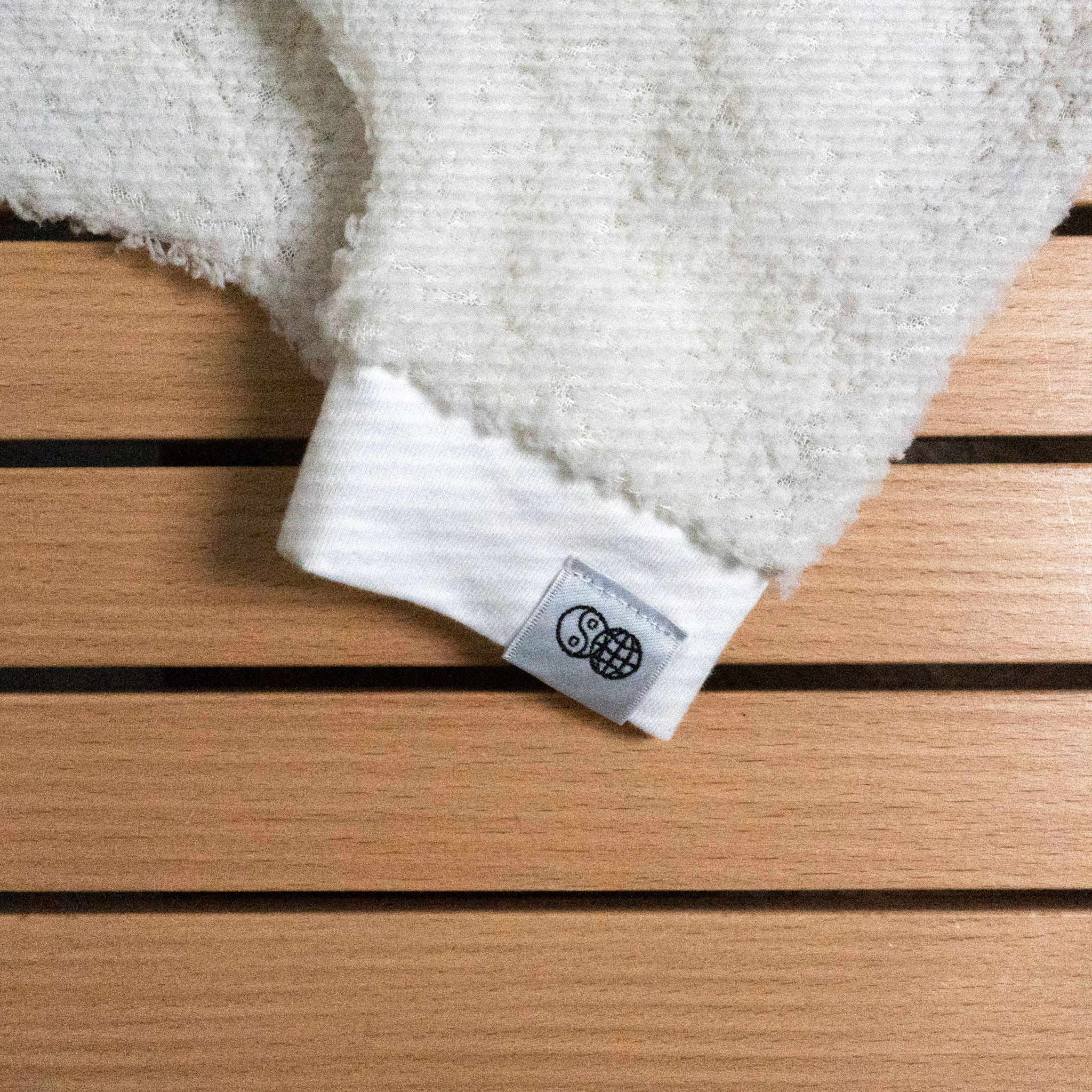 CHAOS AIR Pair of Groves