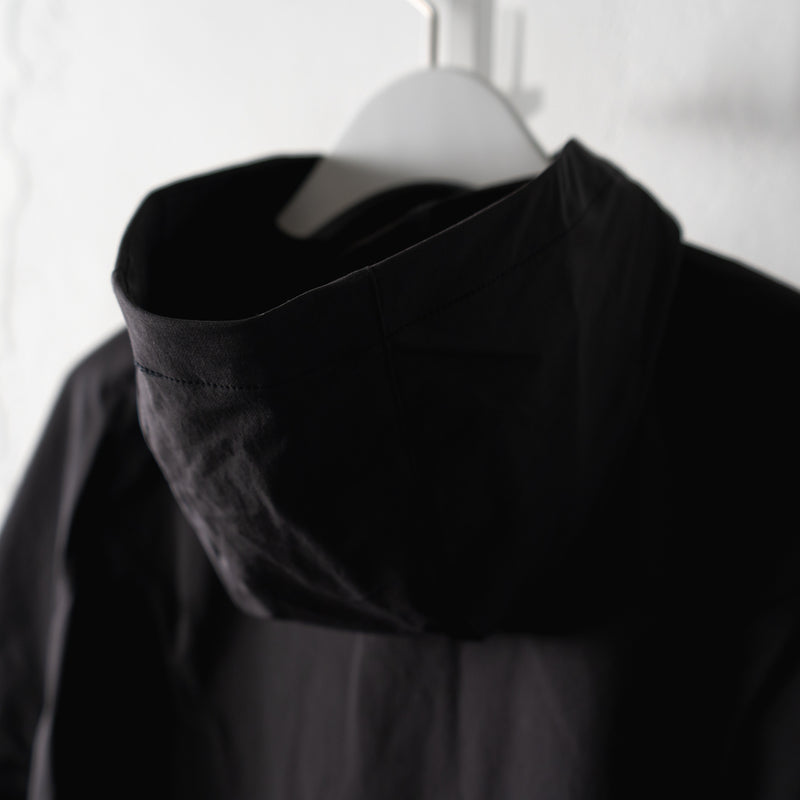 THE RUNNING JACKET by Runtrip Pull Over (Black)