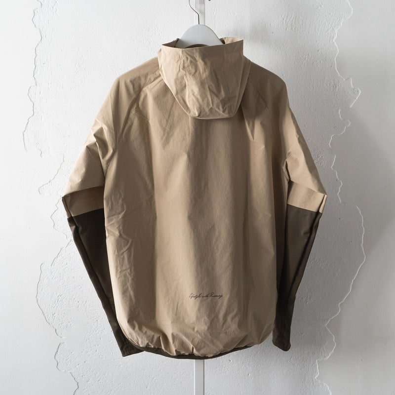 THE RUNNING JACKET by Runtrip Pull Over (Beige)