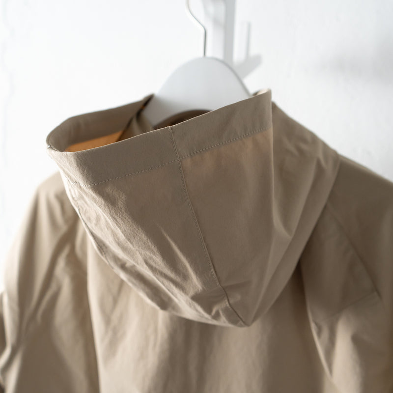 THE RUNNING JACKET by Runtrip Pull Over (Beige)