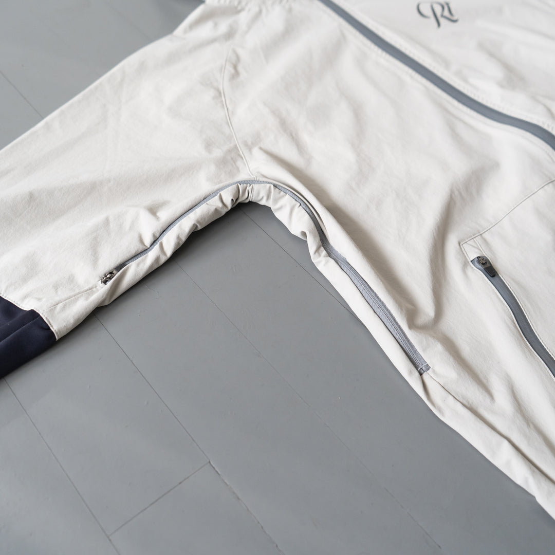 【展示サンプル】THE RUNNING JACKET by Runtrip Full Zip (Gray)