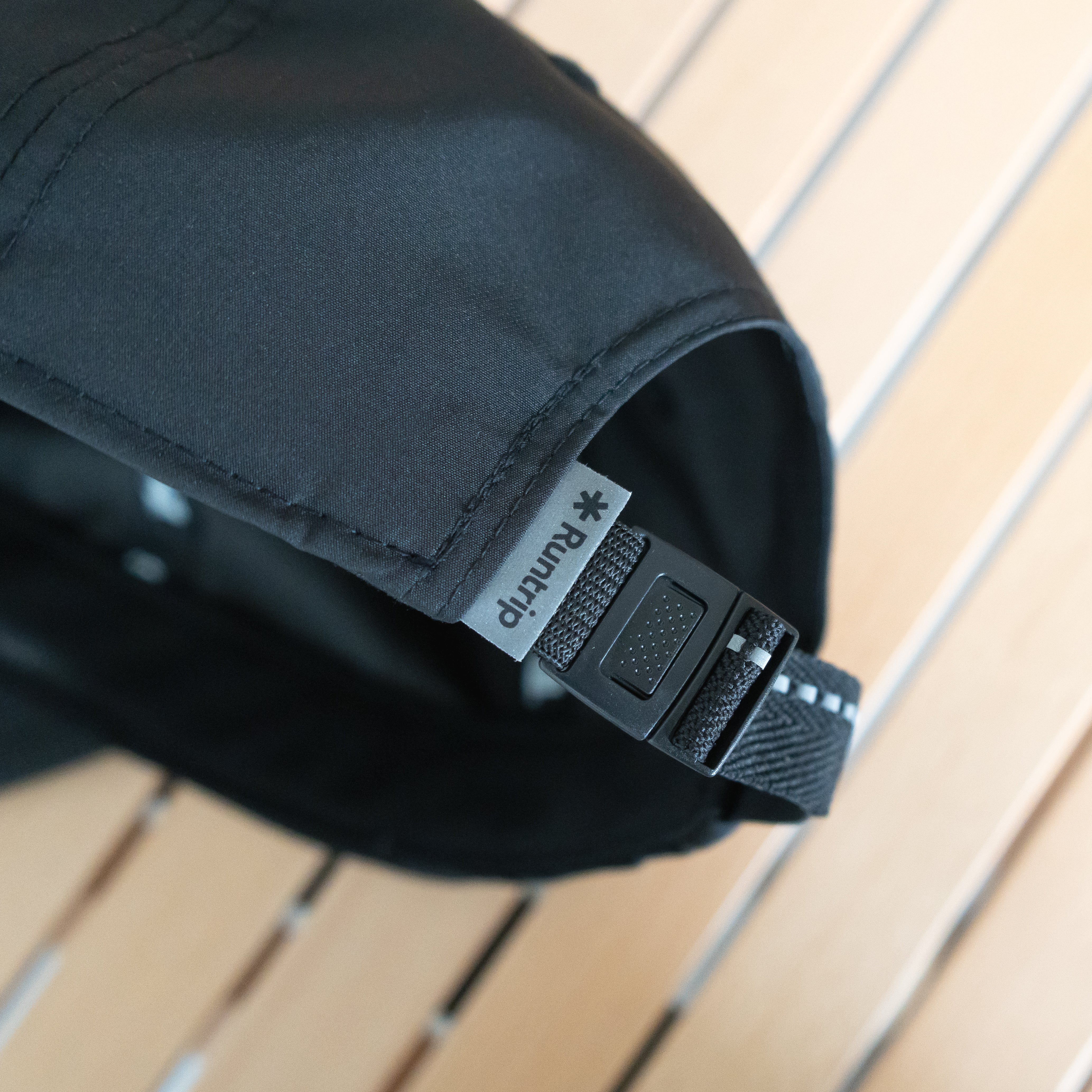 NEW ERA × Runtrip 9TWENTY Rt Logo Cap (Black)