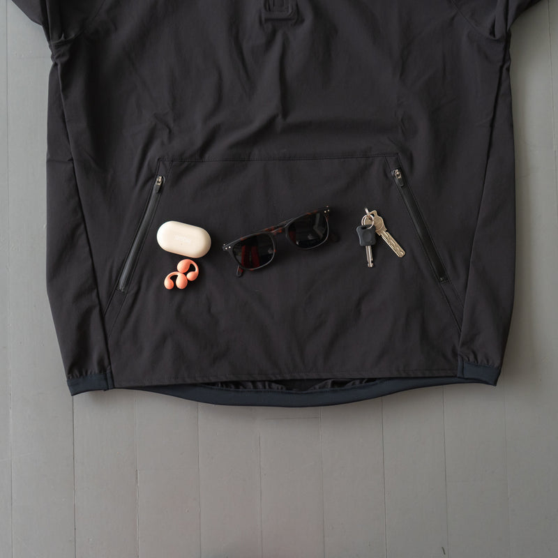 THE RUNNING JACKET by Runtrip Pull Over (Black)