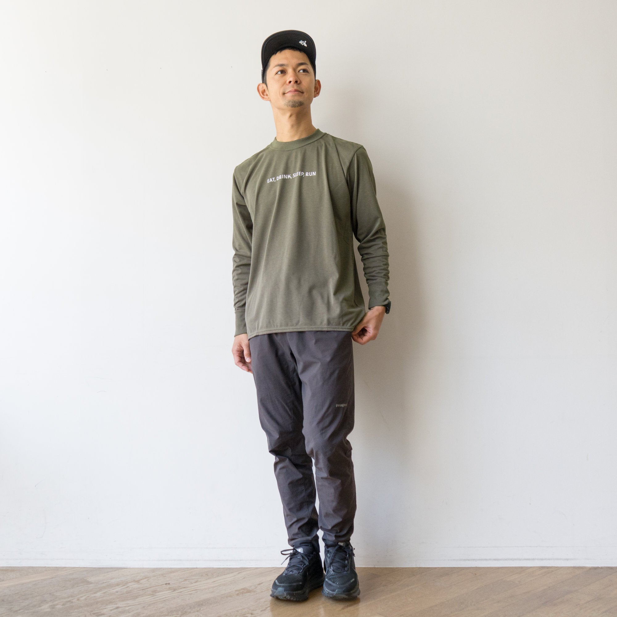 EAT DRINK SLEEP RUN “Eternal Runner Clock” Long-sleeve Tee