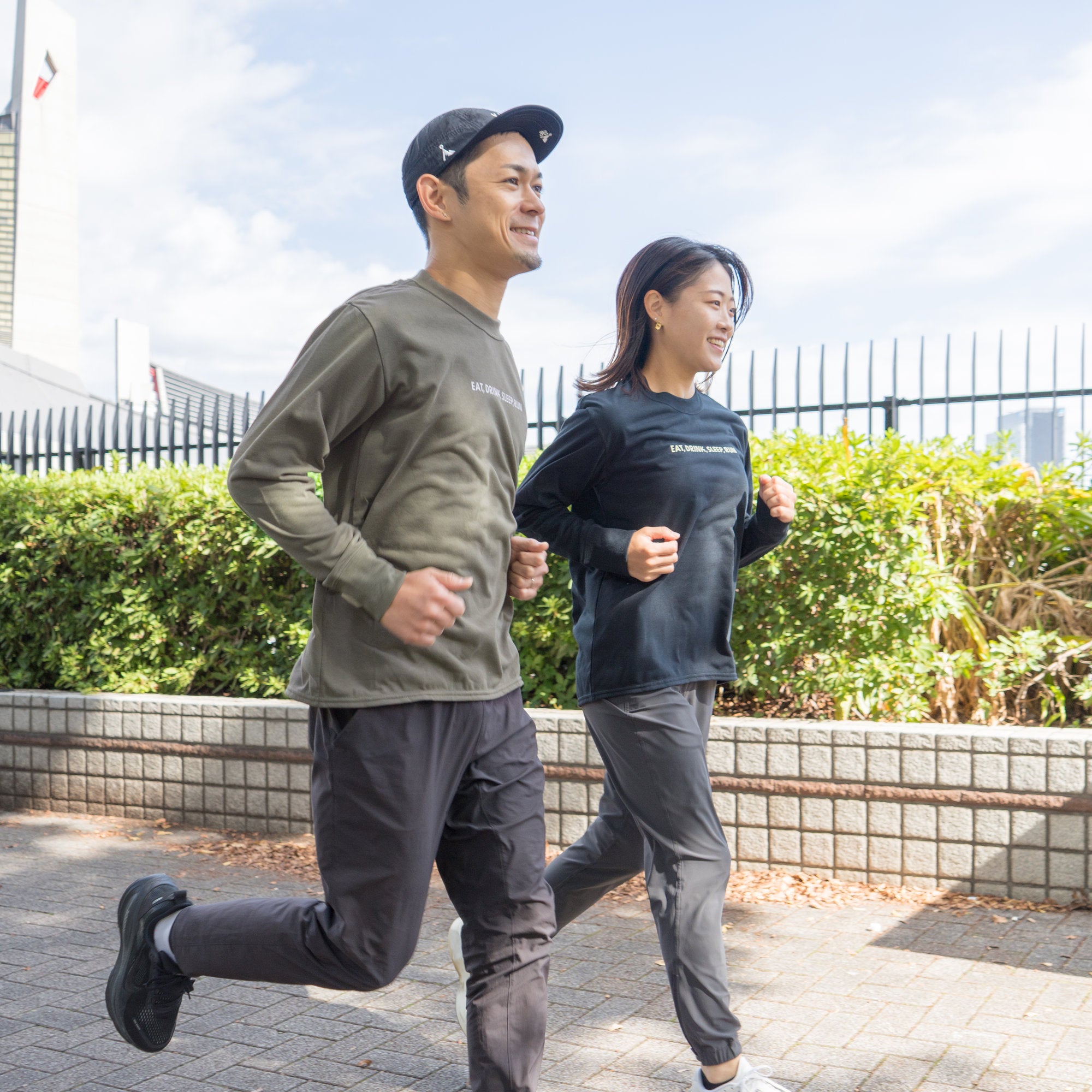 EAT DRINK SLEEP RUN “Eternal Runner Clock” Long-sleeve Tee