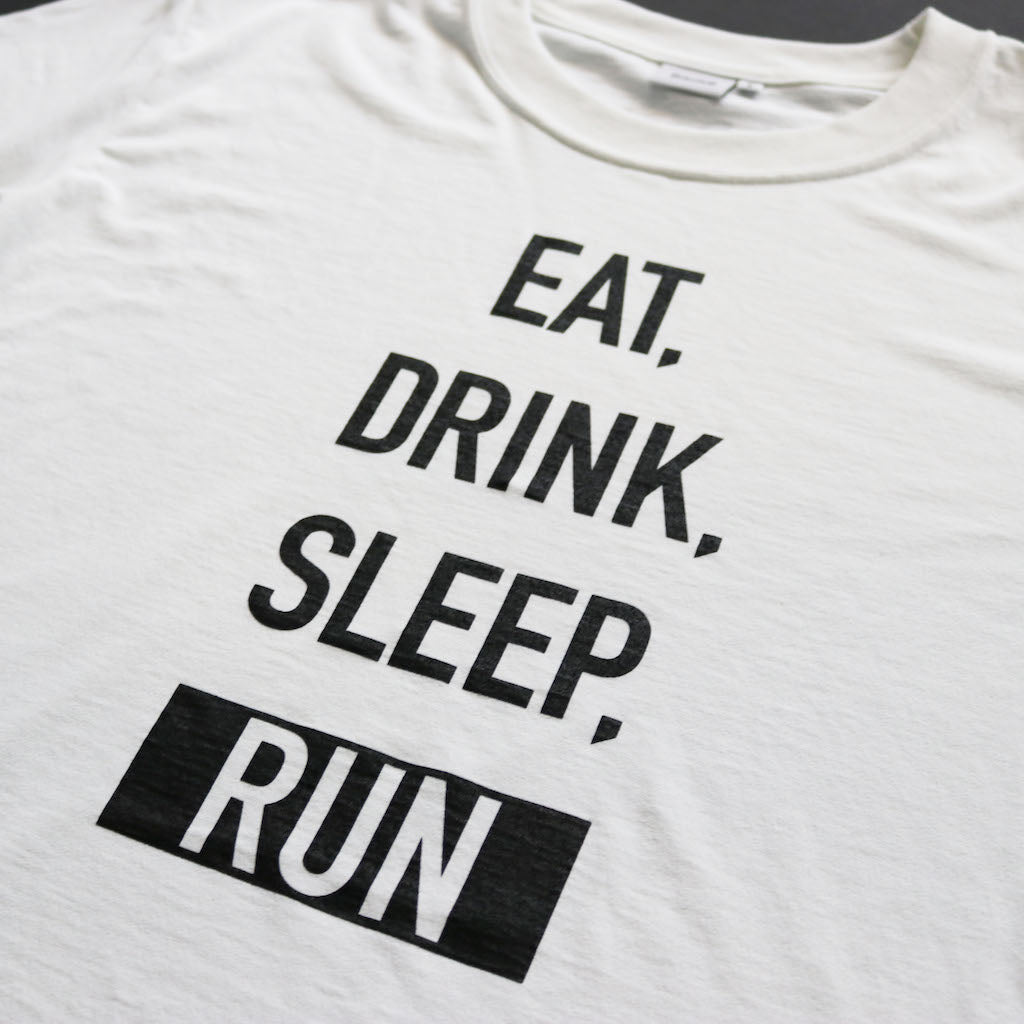 EAT DRINK SLEEP RUN / STREET Tee Vertical  Mono (White)