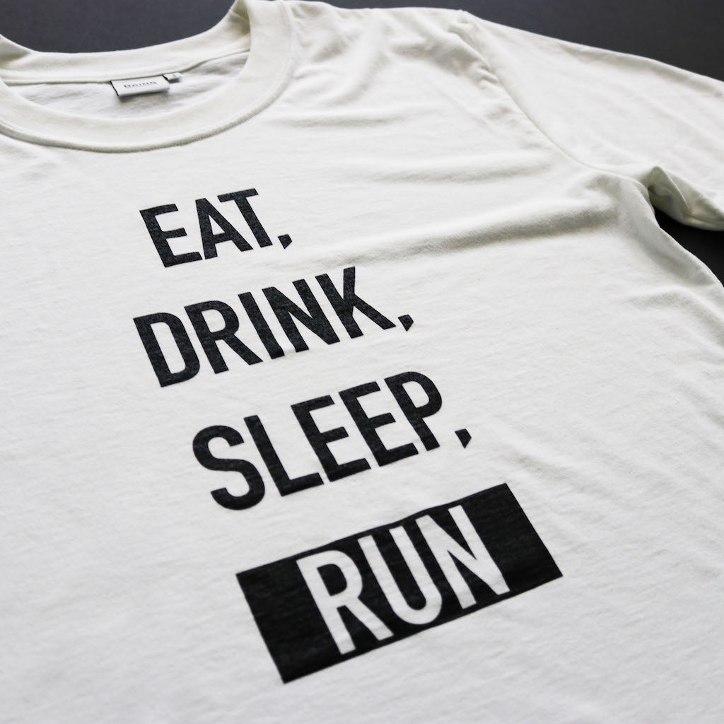 EAT DRINK SLEEP RUN / STREET Tee Vertical  Mono (White)