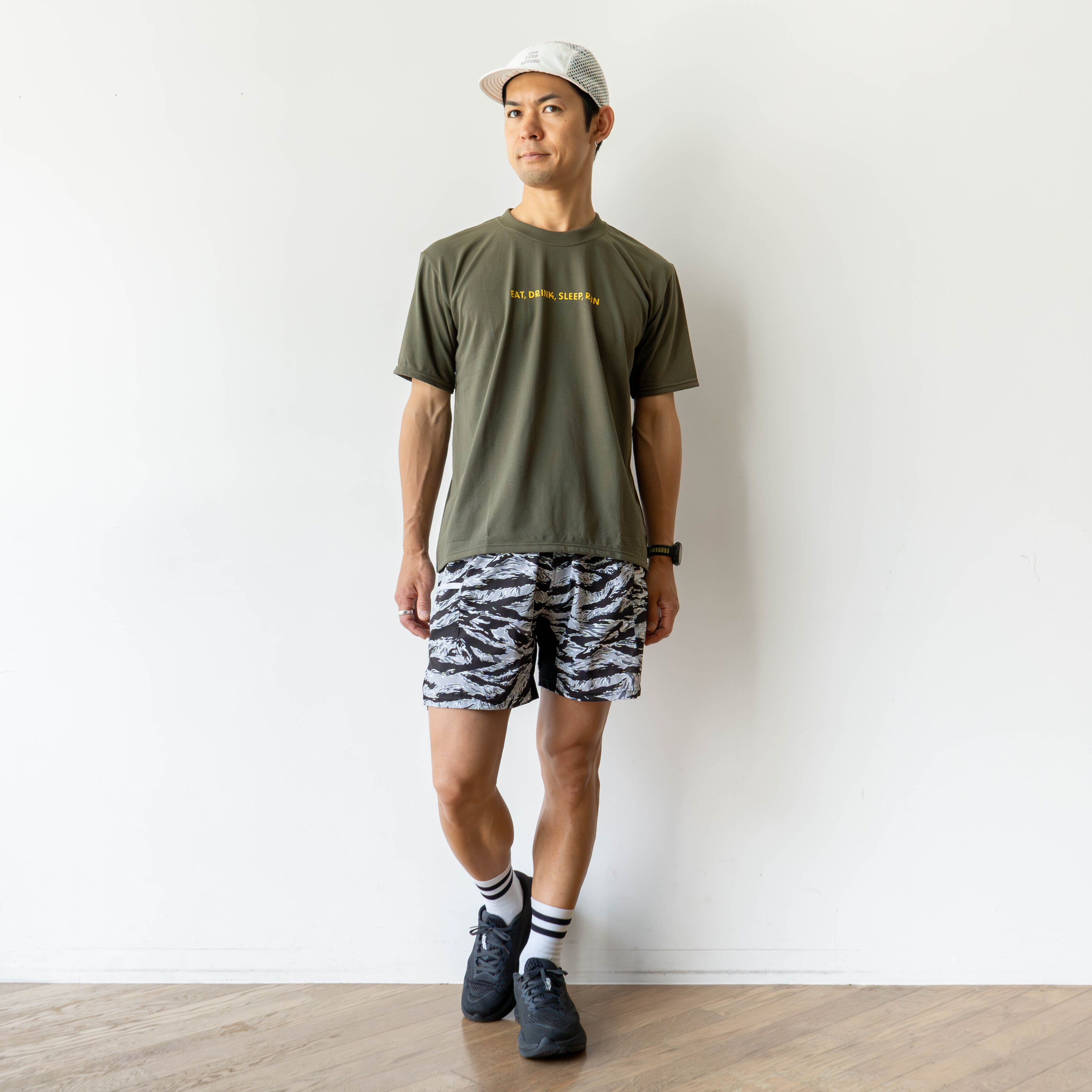 EAT DRINK SLEEP RUN “Eternal Runner Clock” Tee