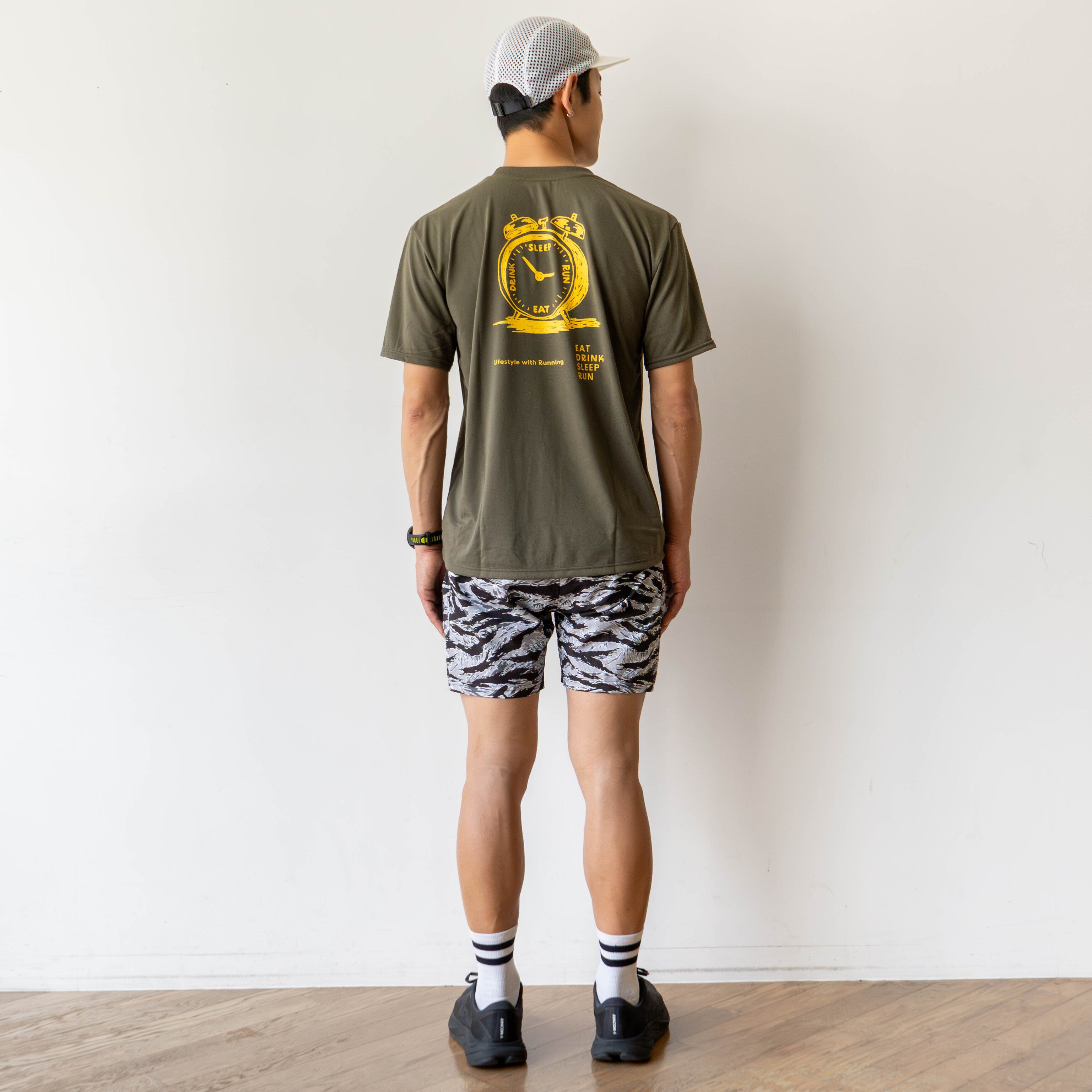 EAT DRINK SLEEP RUN “Eternal Runner Clock” Tee