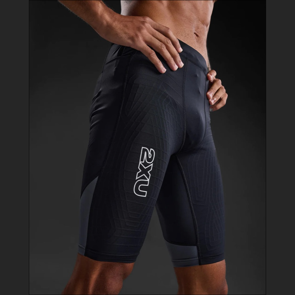 2XU | MCS メンズ ライトスピード リアクト コンプレッションショートタイツ