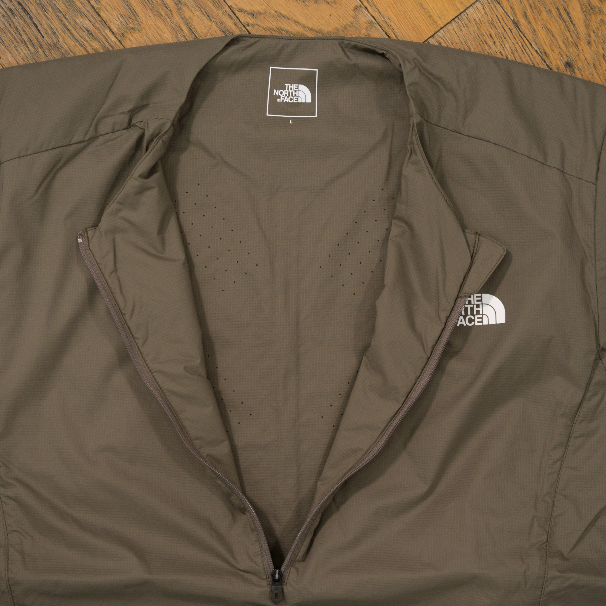 THE NORTH FACE ショートスリーブベントリックスランクルー（Unisex）